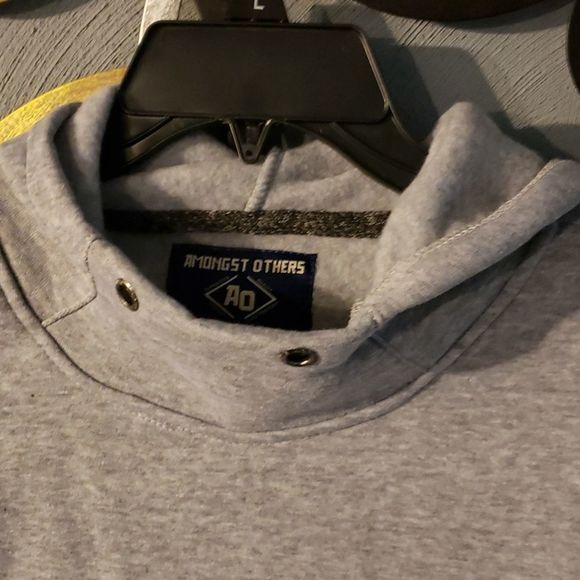 Amongst Others Kid’s Gray Hooded Pullover Sweatshirt Size M - Picture 4 of 9